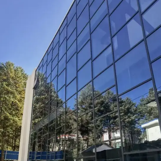 Bức tường rèm có khung